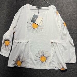 C.O.Z.Y. Daisy floral White Women's Top